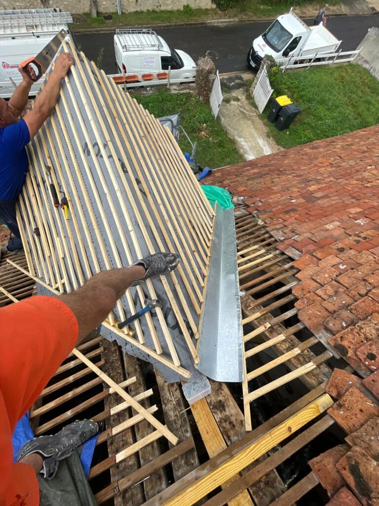 pose de toiture Montjay